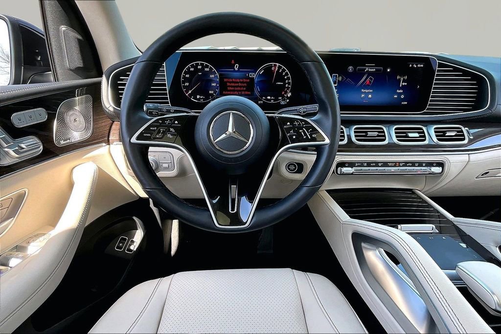 Used 2025 Mercedes-Benz GLE 450e 4MATIC w/ Winter Package image 8