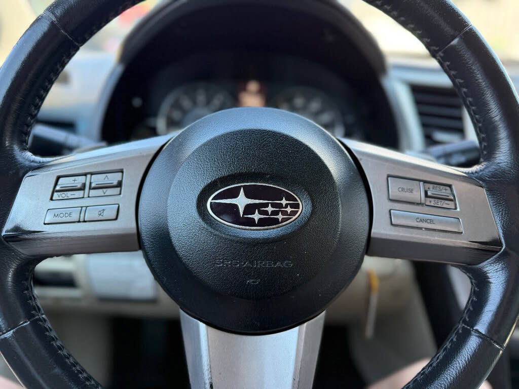 Used 2010 Subaru Outback 3.6R Premium AWD/4WD image 28