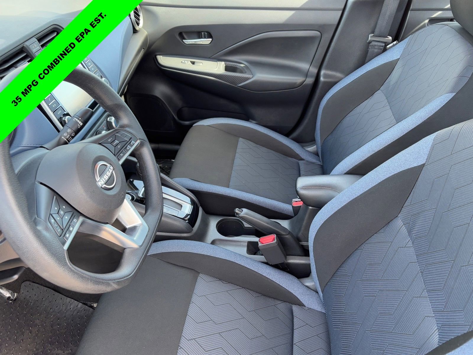 Used 2025 Nissan Versa SV image 17