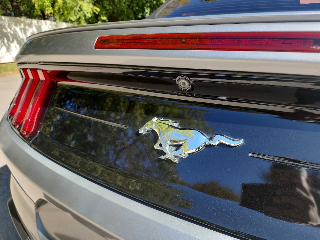 Used 2020 Ford Mustang Premium image 9