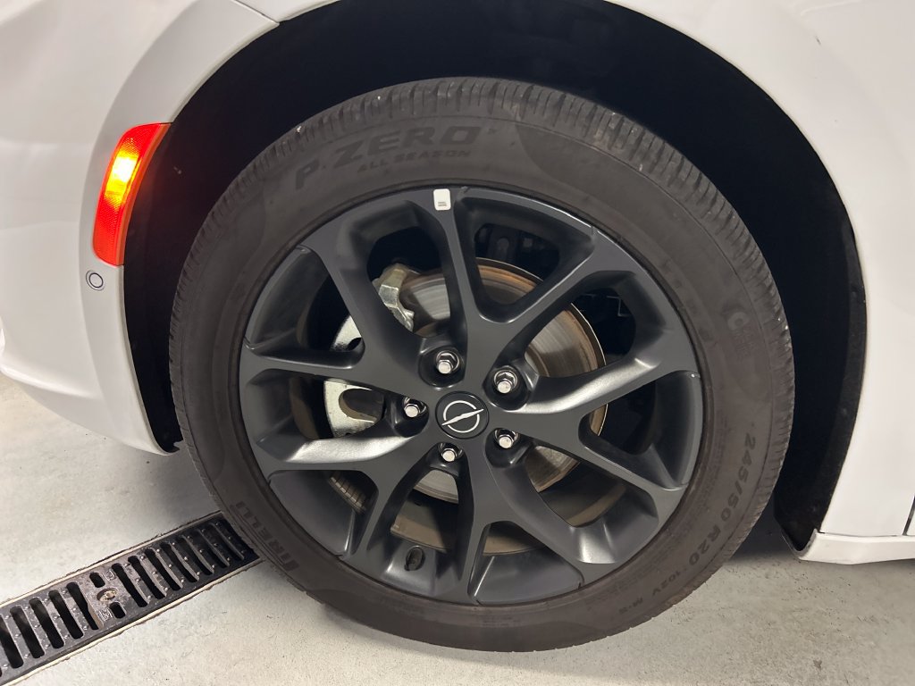 Used 2026 Chrysler Pacifica Select w/ S Appearance Package FWD image 9