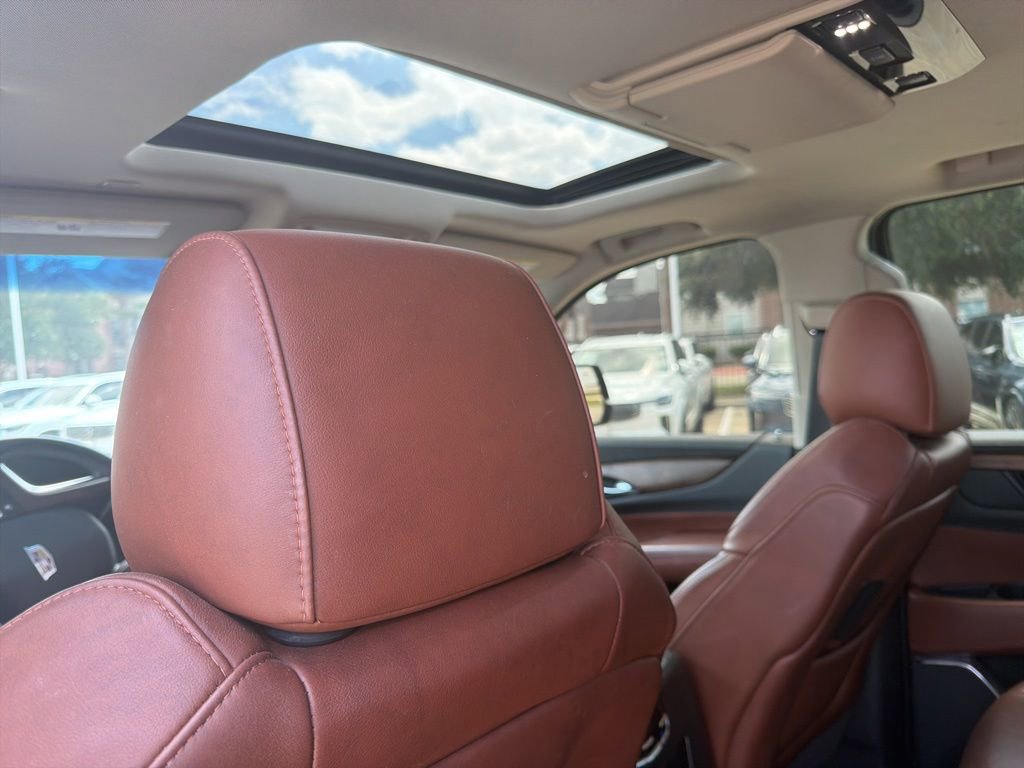 Used 2018 Cadillac Escalade Premium Luxury w/ LPO, Radiant Package AWD/4WD image 5