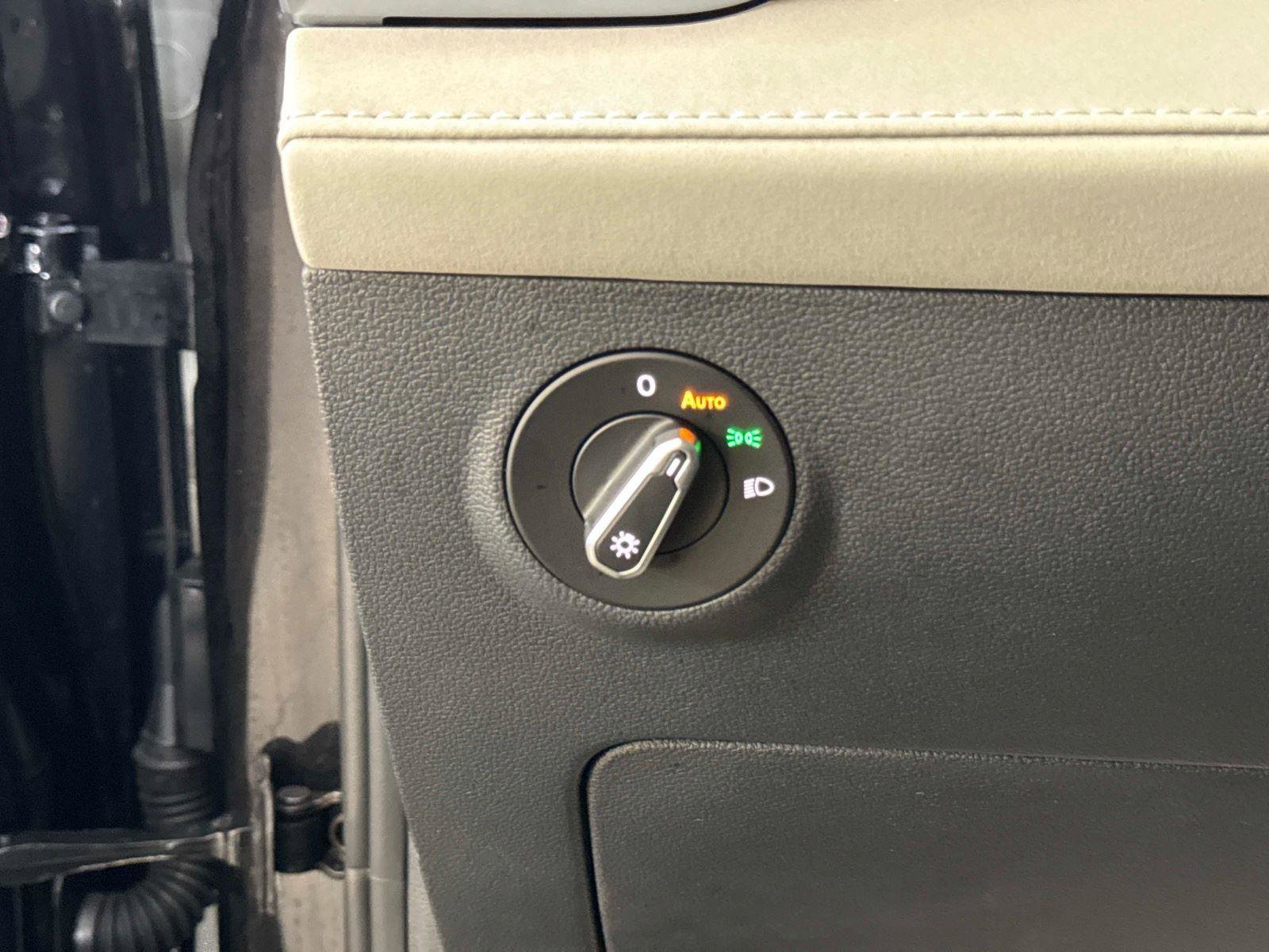 New 2026 Volkswagen Taos SE image 29