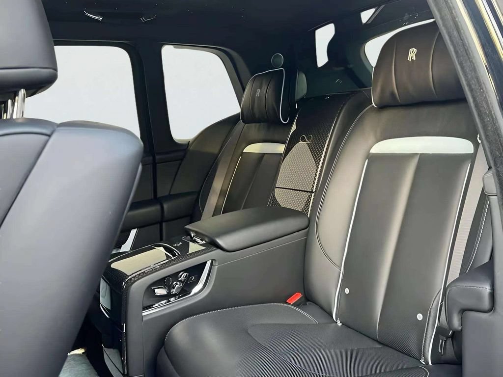 Certified 2022 Rolls-Royce Cullinan Black Badge w/ Dark Exterior Package AWD/4WD image 9