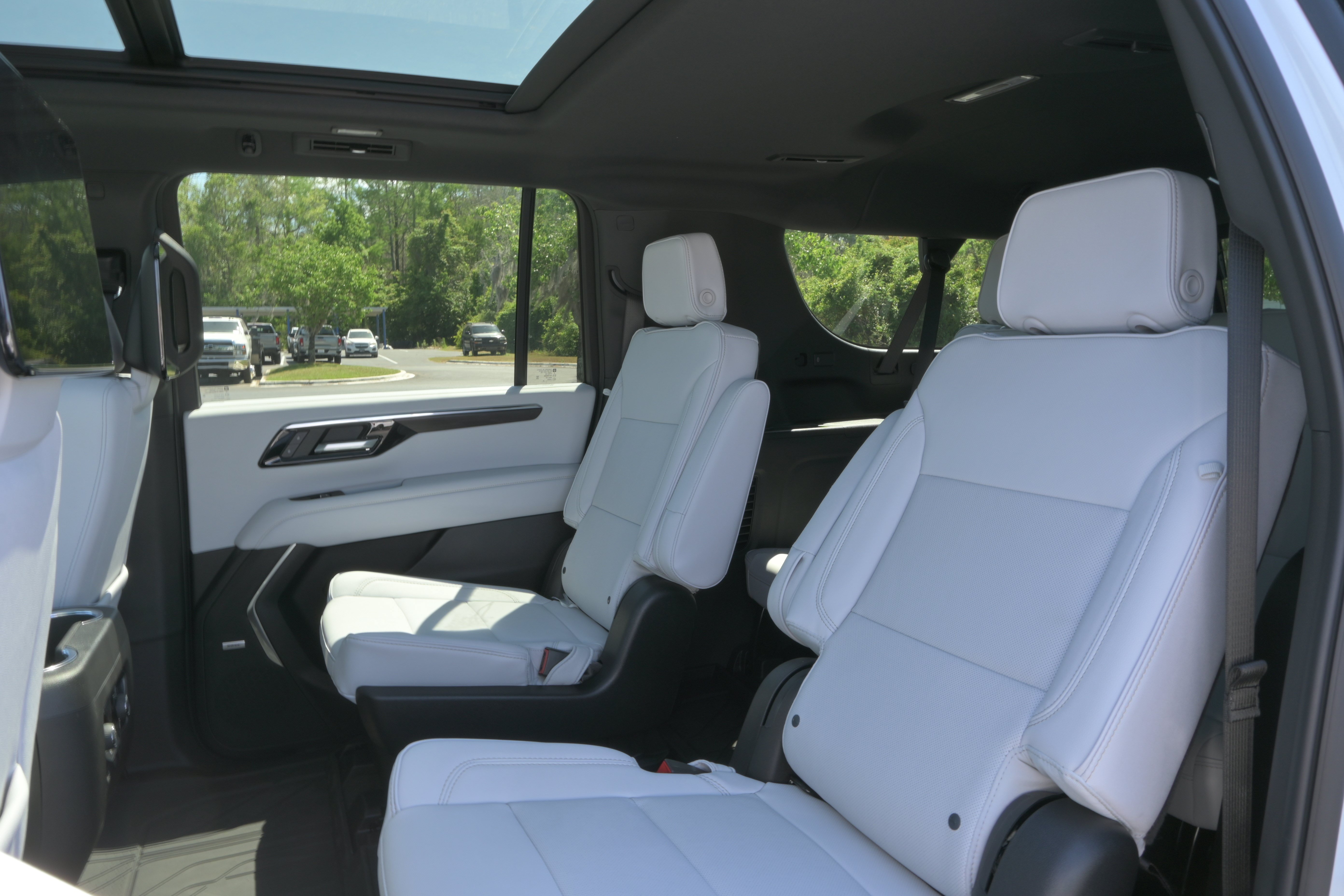 New 2026 Chevrolet Suburban Premier AWD/4WD image 13