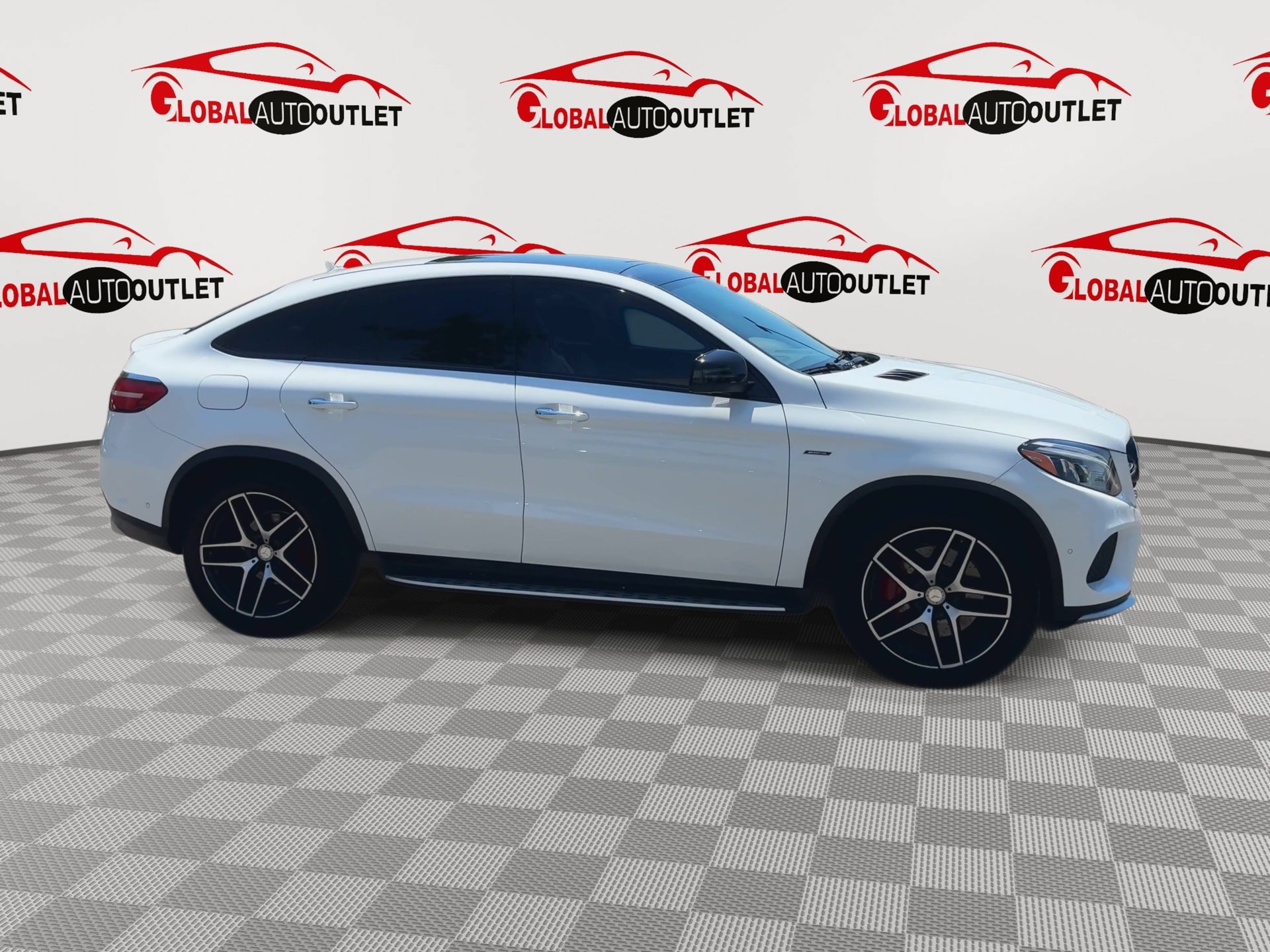 Used 2016 Mercedes-Benz GLE 450 4MATIC Coupe w/ Premium Package image 9