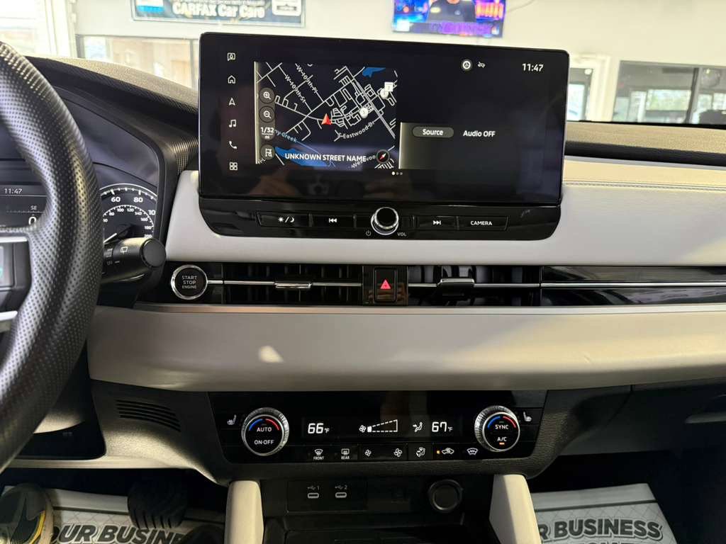 Used 2025 Mitsubishi Outlander Trail Edition image 15