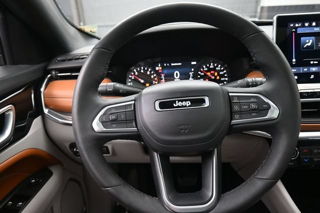 Used 2023 Jeep Compass Limited w/ Sun and Sound Group AWD/4WD image 8