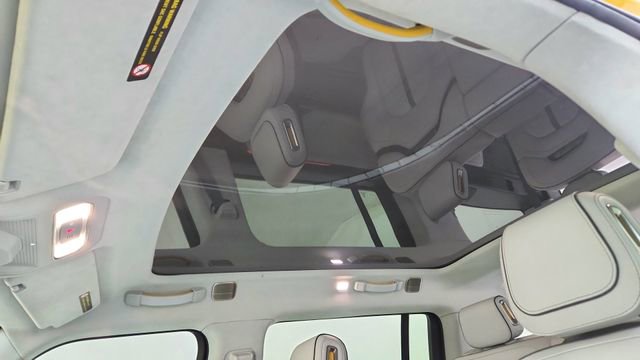 Used 2024 Rivian R1S Adventure image 58