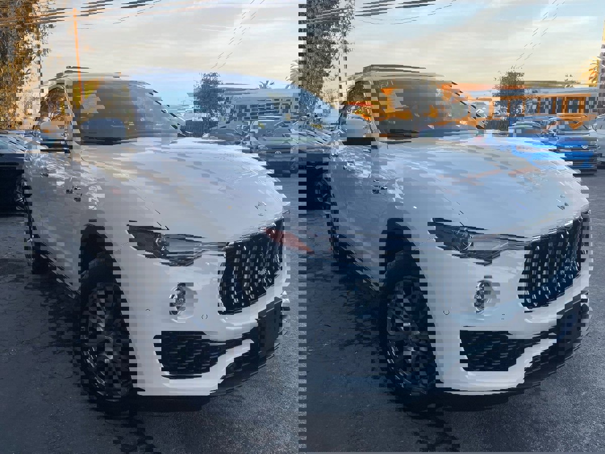 Used 2018 Maserati Levante image 3