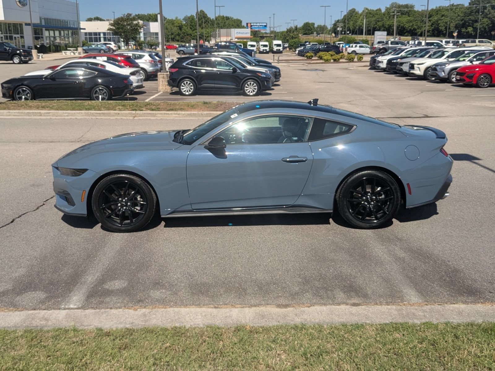 Used 2025 Ford Mustang Premium RWD image 6