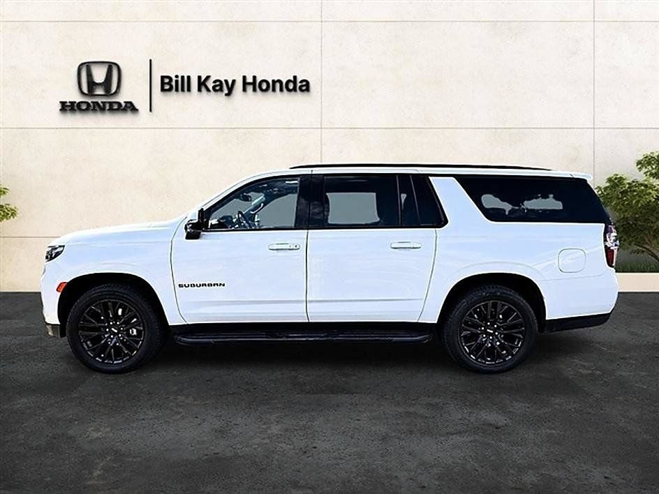 Used 2024 Chevrolet Suburban RST w/ Luxury Package AWD/4WD image 9