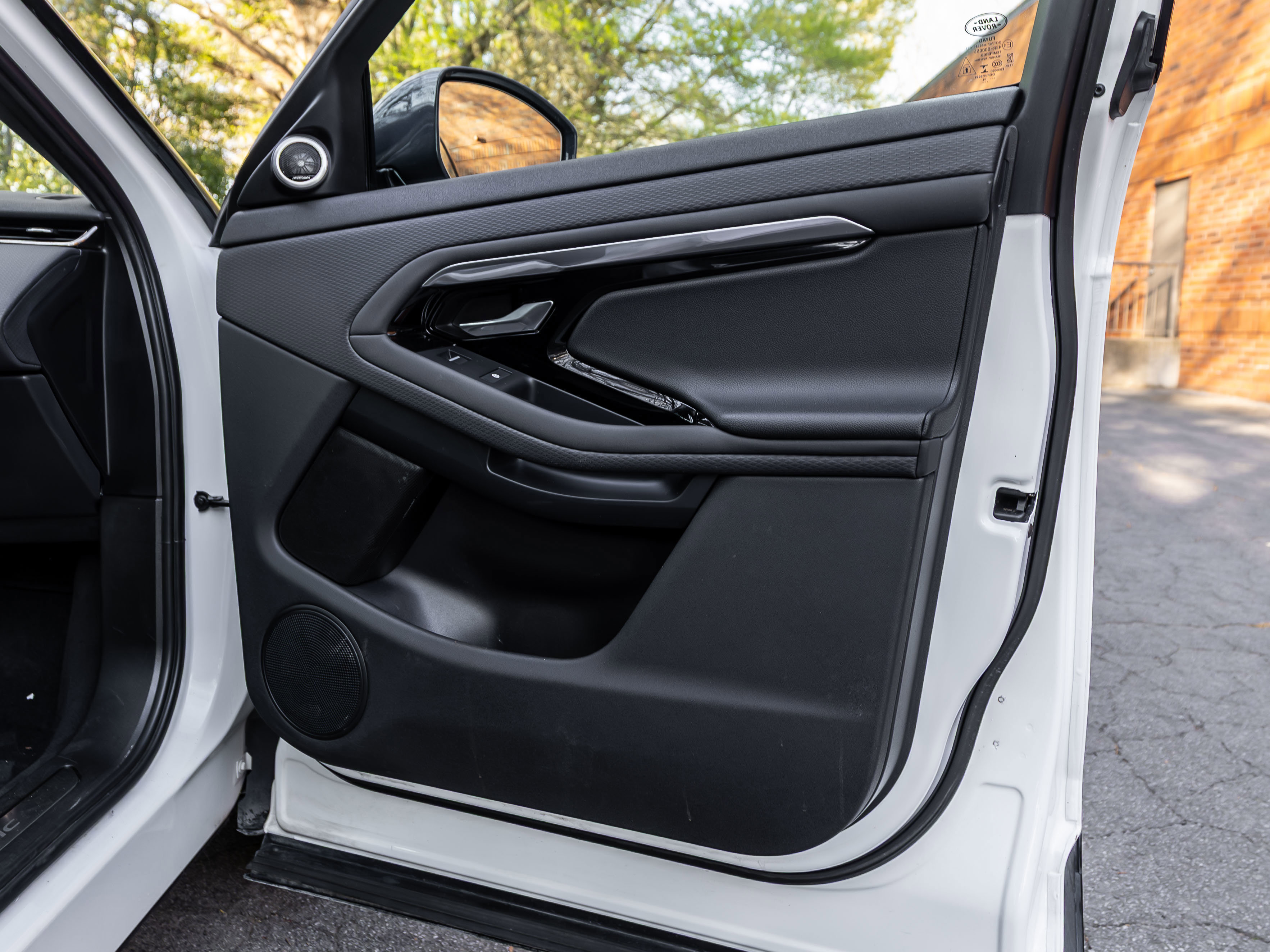 Used 2020 Land Rover Range Rover Evoque R-Dynamic S AWD/4WD image 32