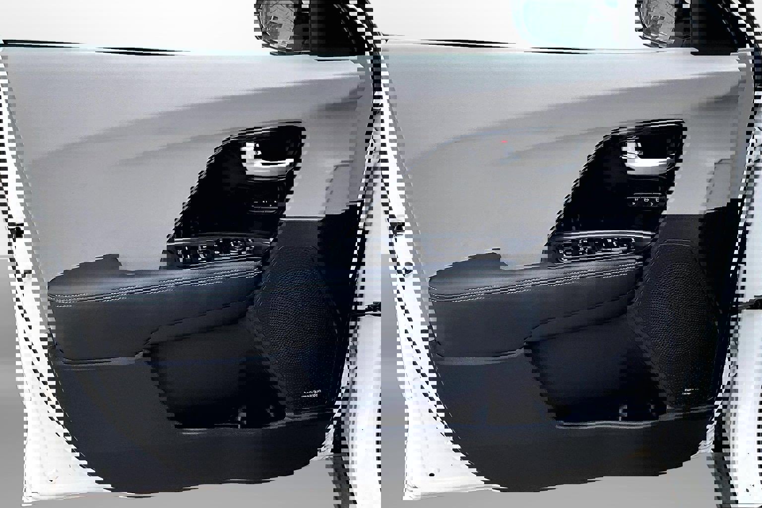 Used 2020 Kia Niro EX Premium image 25