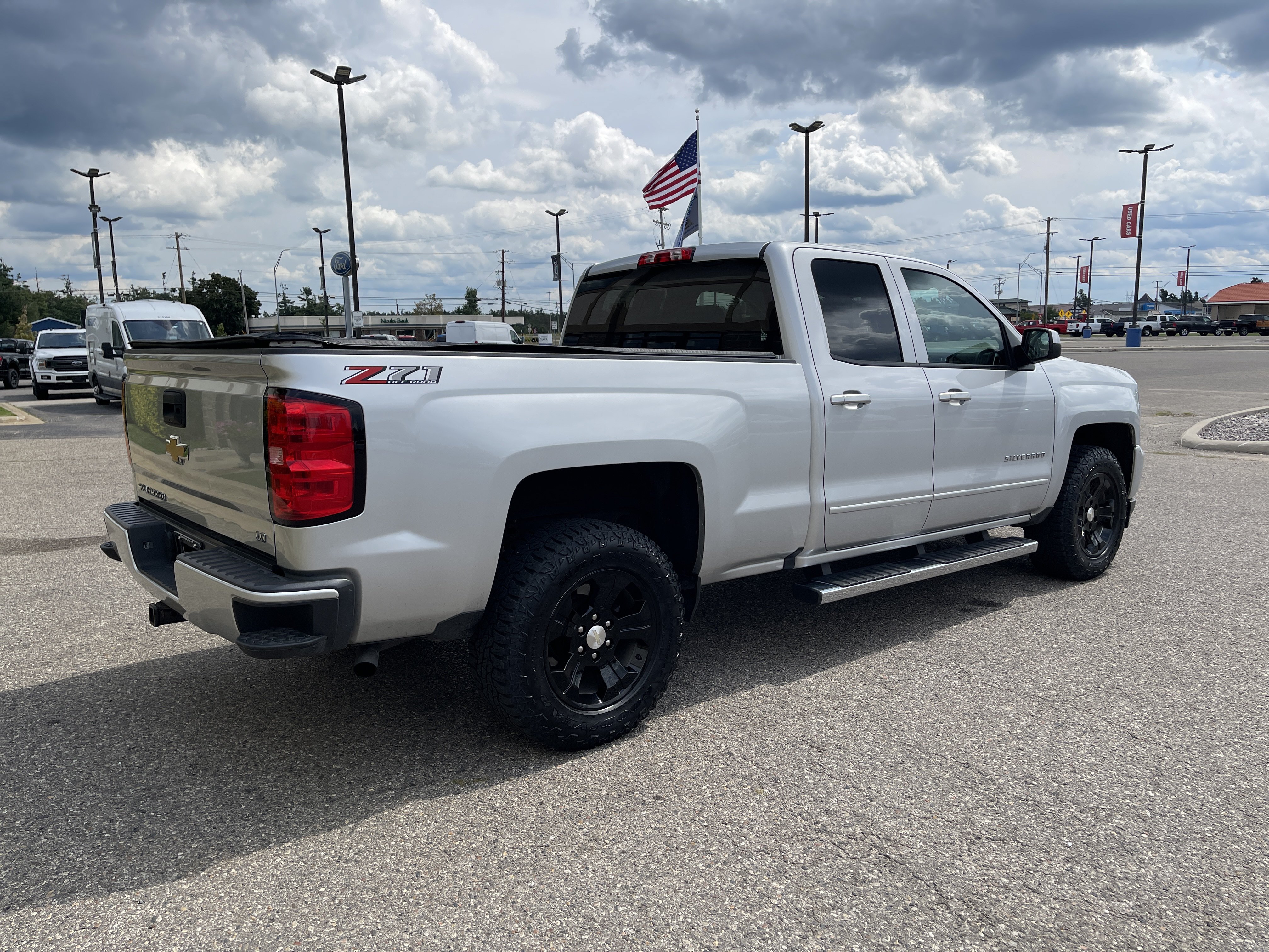 Used 2019 Chevrolet Silverado 1500 LT w/ All Star Edition AWD/4WD image 3
