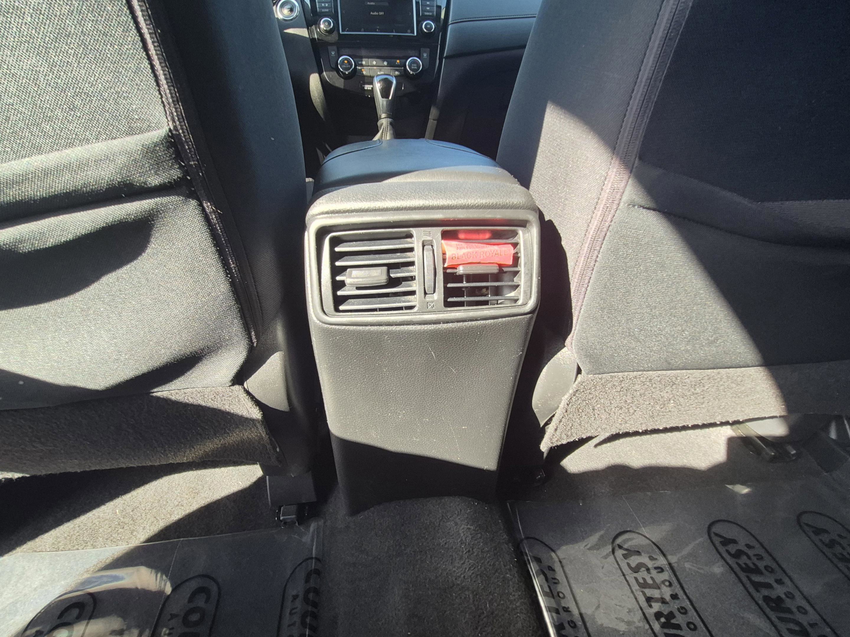 Used 2020 Nissan Rogue SV AWD/4WD image 16
