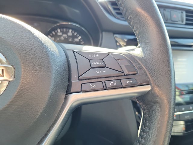 Used 2017 Nissan Rogue SL w/ SL Premium Package image 26