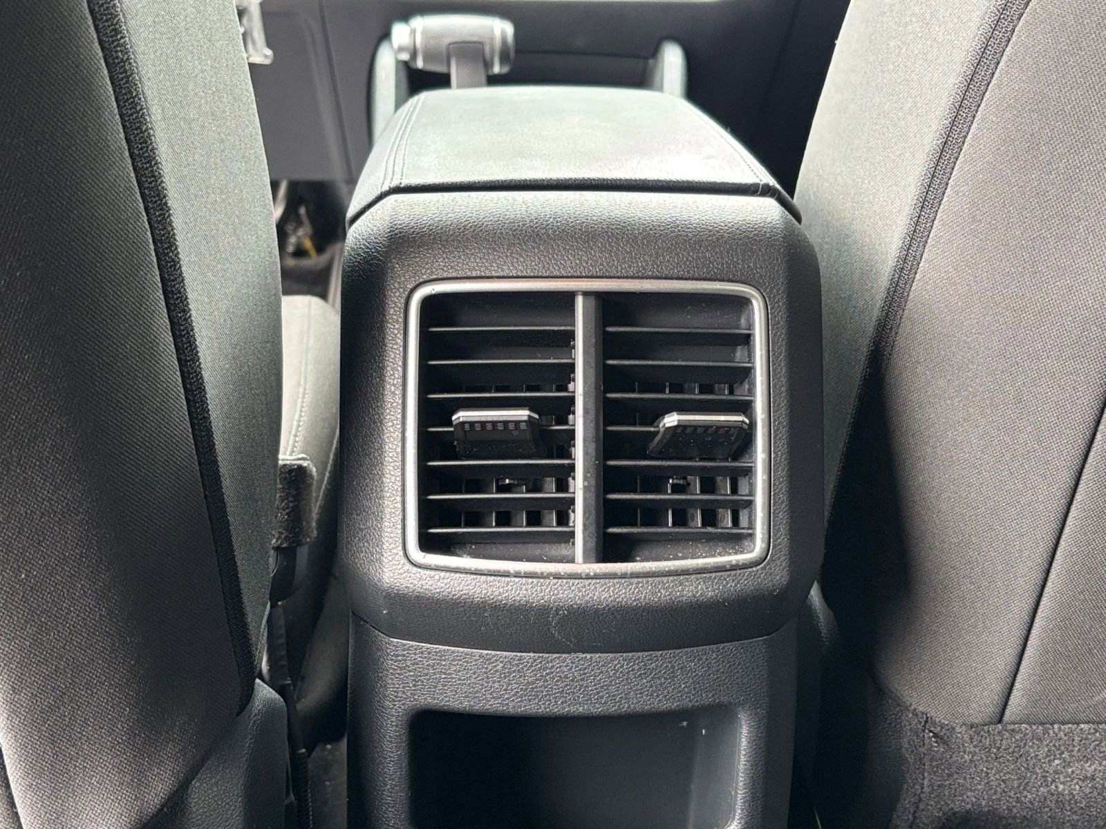 Used 2025 Kia Sportage LX image 23