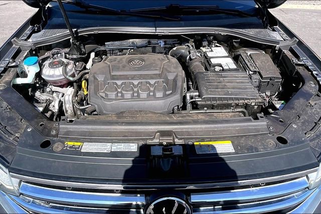 Used 2022 Volkswagen Tiguan SEL R-Line AWD/4WD image 9