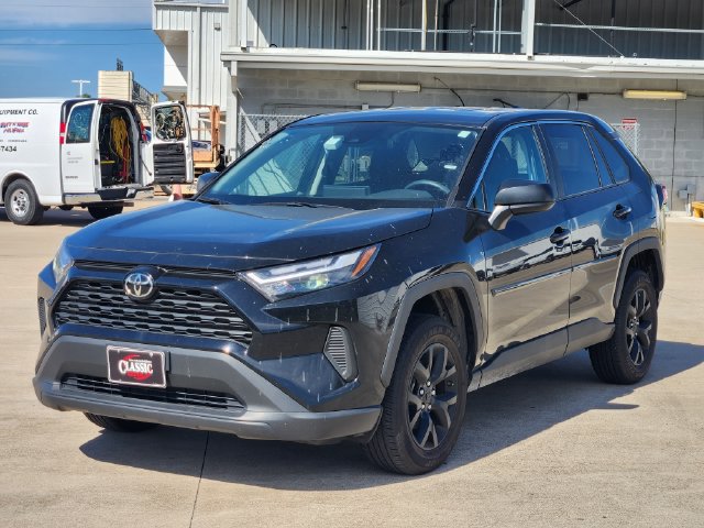Used 2025 Toyota RAV4 LE FWD image 3