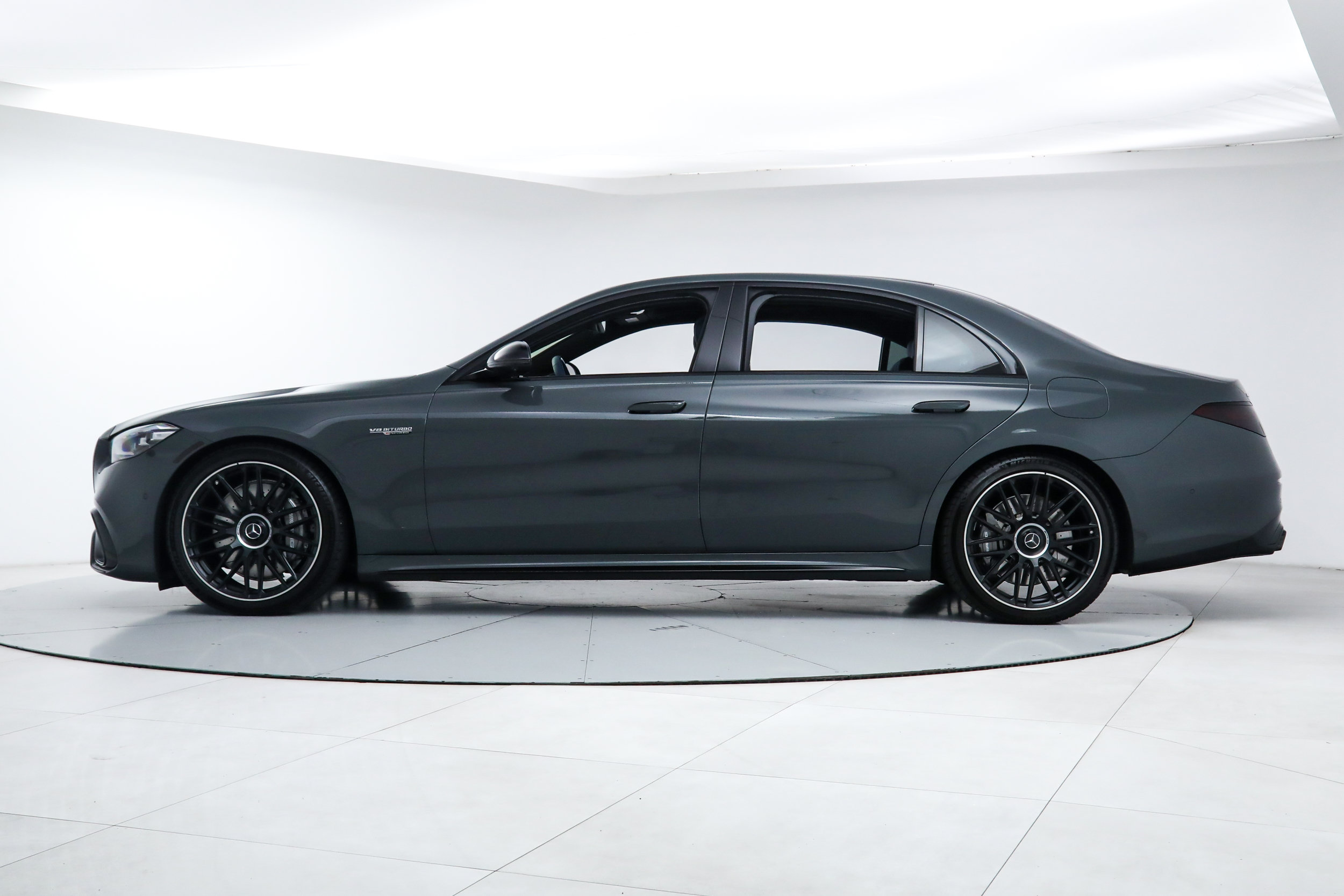 Used 2025 Mercedes-Benz S 63 AMG S image 2