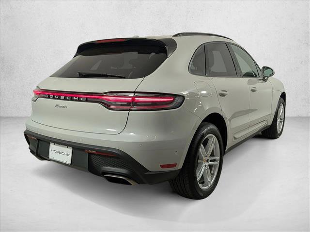 Certified 2022 Porsche Macan image 9