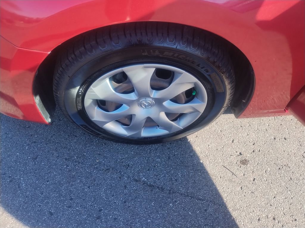 Used 2014 MAZDA MAZDA3 i Sport image 26