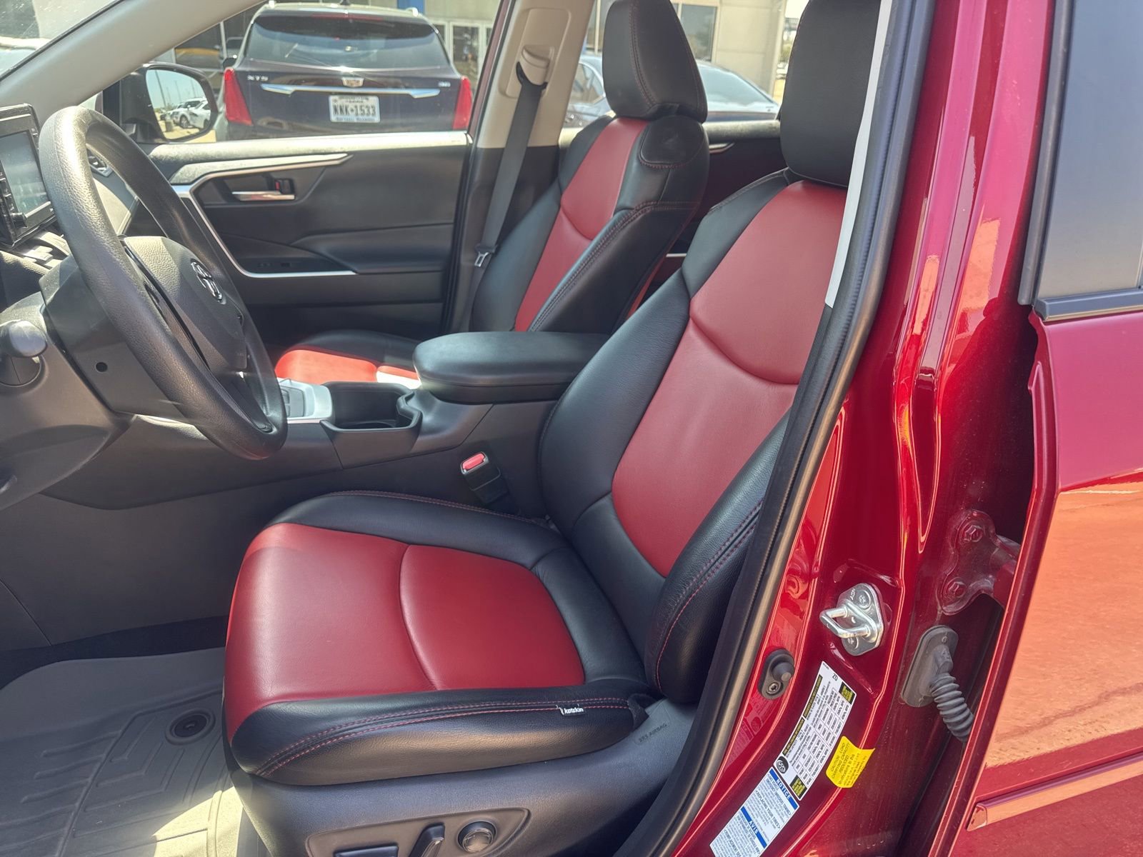 Used 2022 Toyota RAV4 XLE w/ Convenience Package AWD/4WD image 6