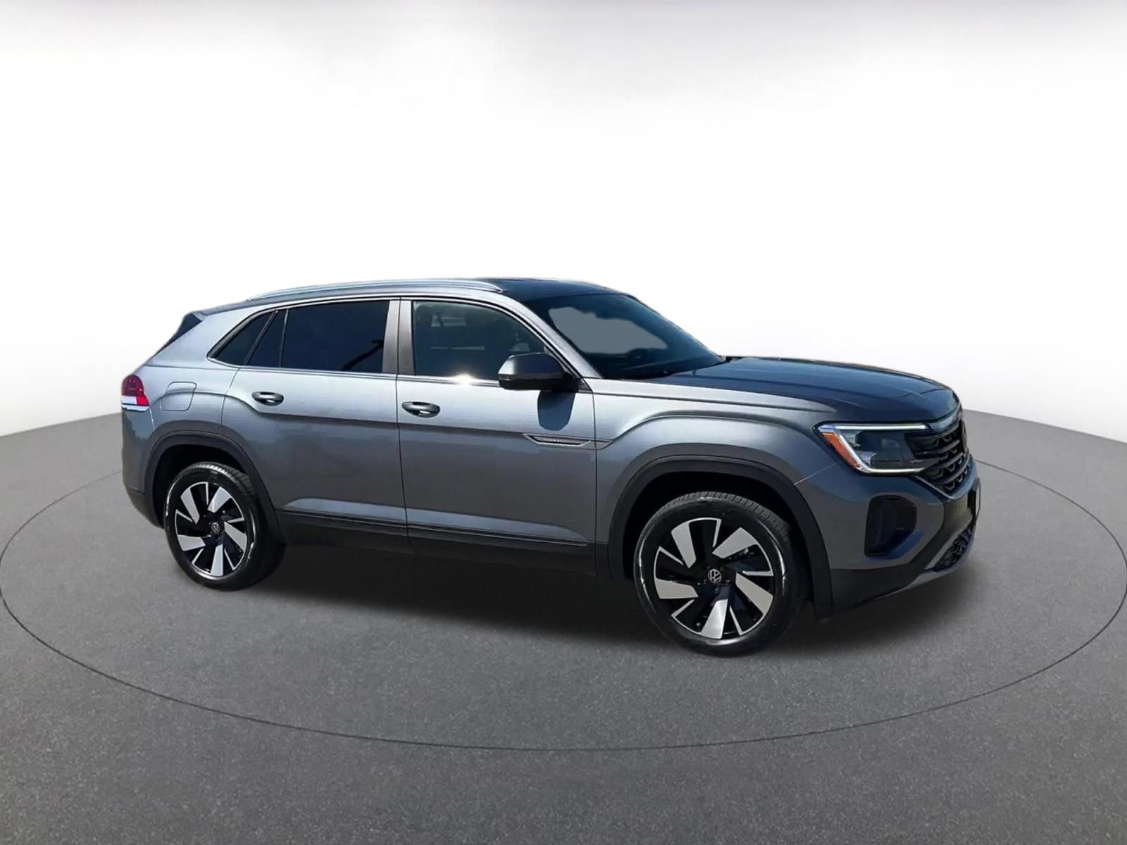 Used 2025 Volkswagen Atlas Cross Sport SE video 2