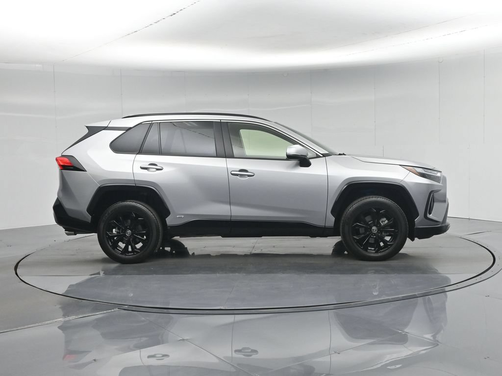 Used 2025 Toyota RAV4 SE AWD/4WD image 28