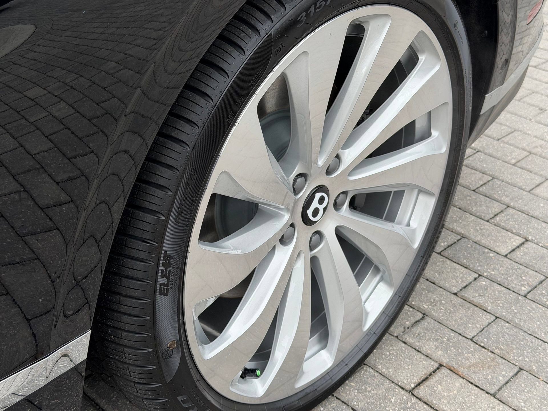 New 2026 Bentley Continental GT AWD/4WD image 9