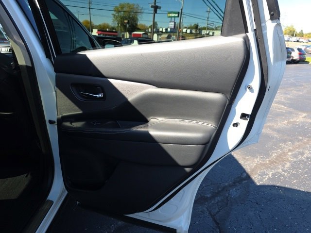 Used 2023 Nissan Murano SL w/ SL Moonroof Package image 39