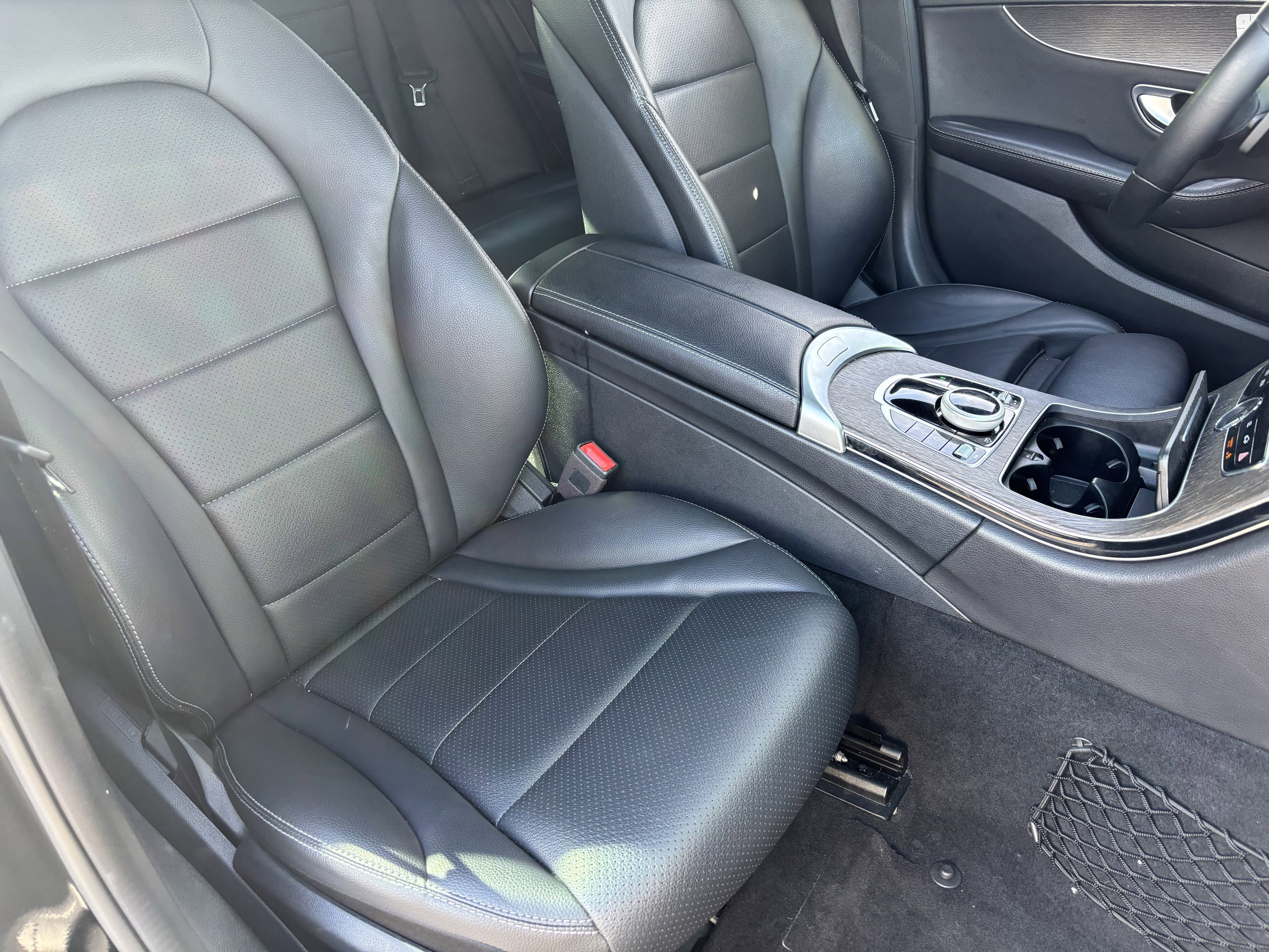 Used 2019 Mercedes-Benz C 300 Sedan image 10