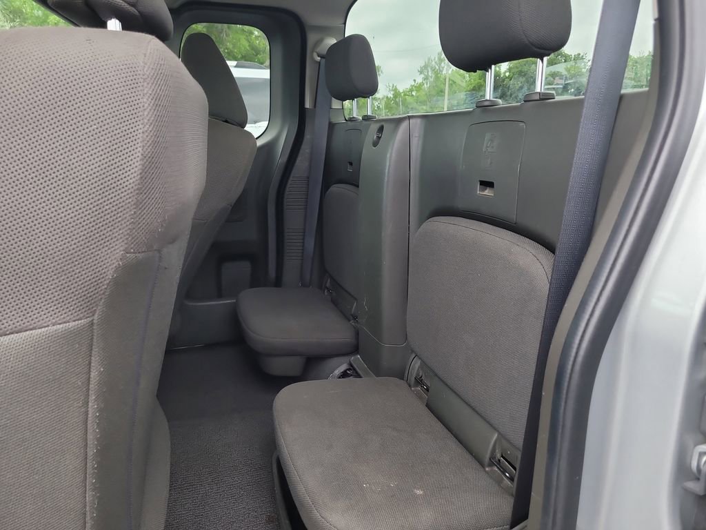 Used 2019 Nissan Frontier S image 9