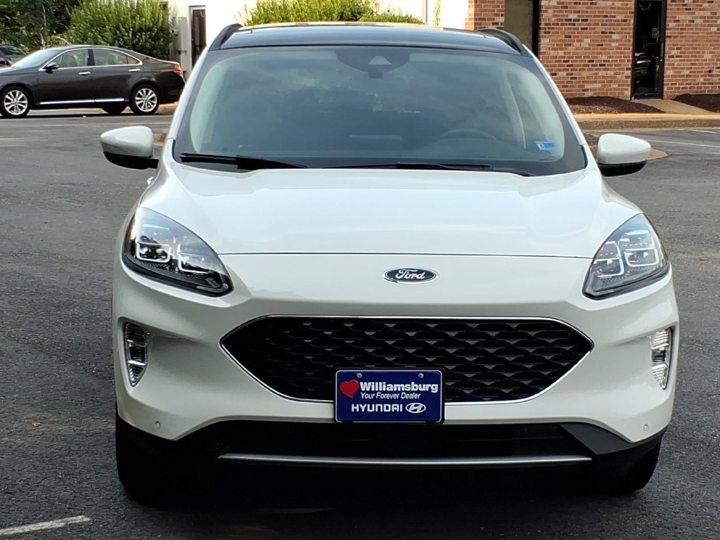 Used 2022 Ford Escape Titanium AWD/4WD image 2
