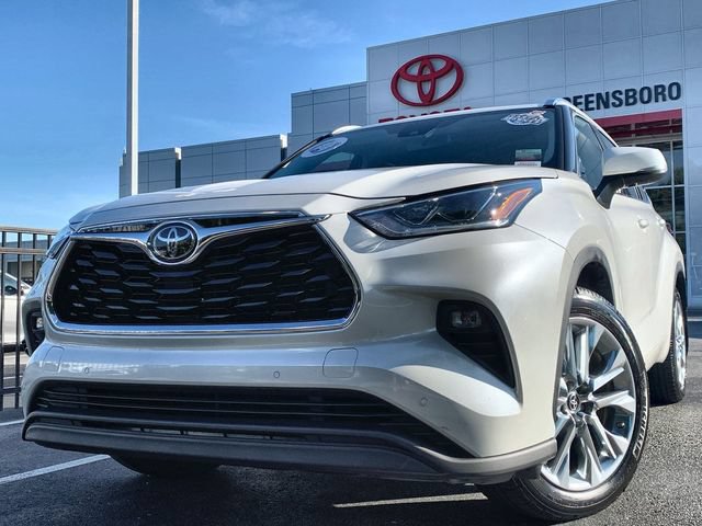 Used 2020 Toyota Highlander Limited AWD/4WD video 1