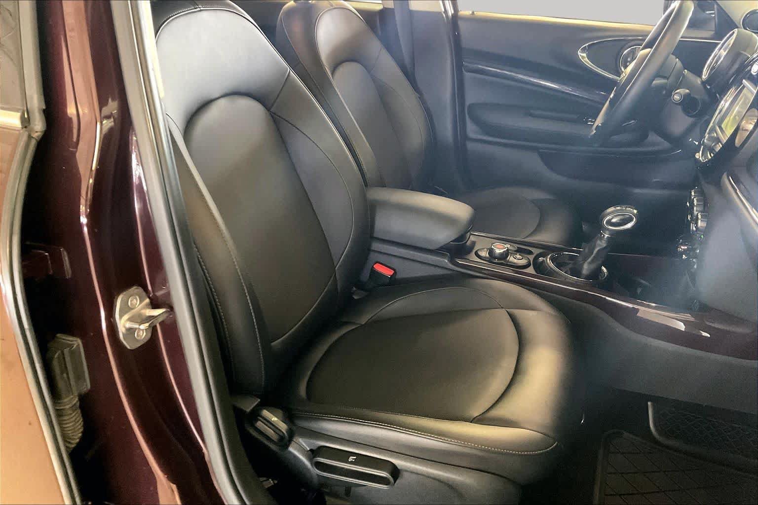 Used 2016 MINI Cooper Clubman FWD image 8