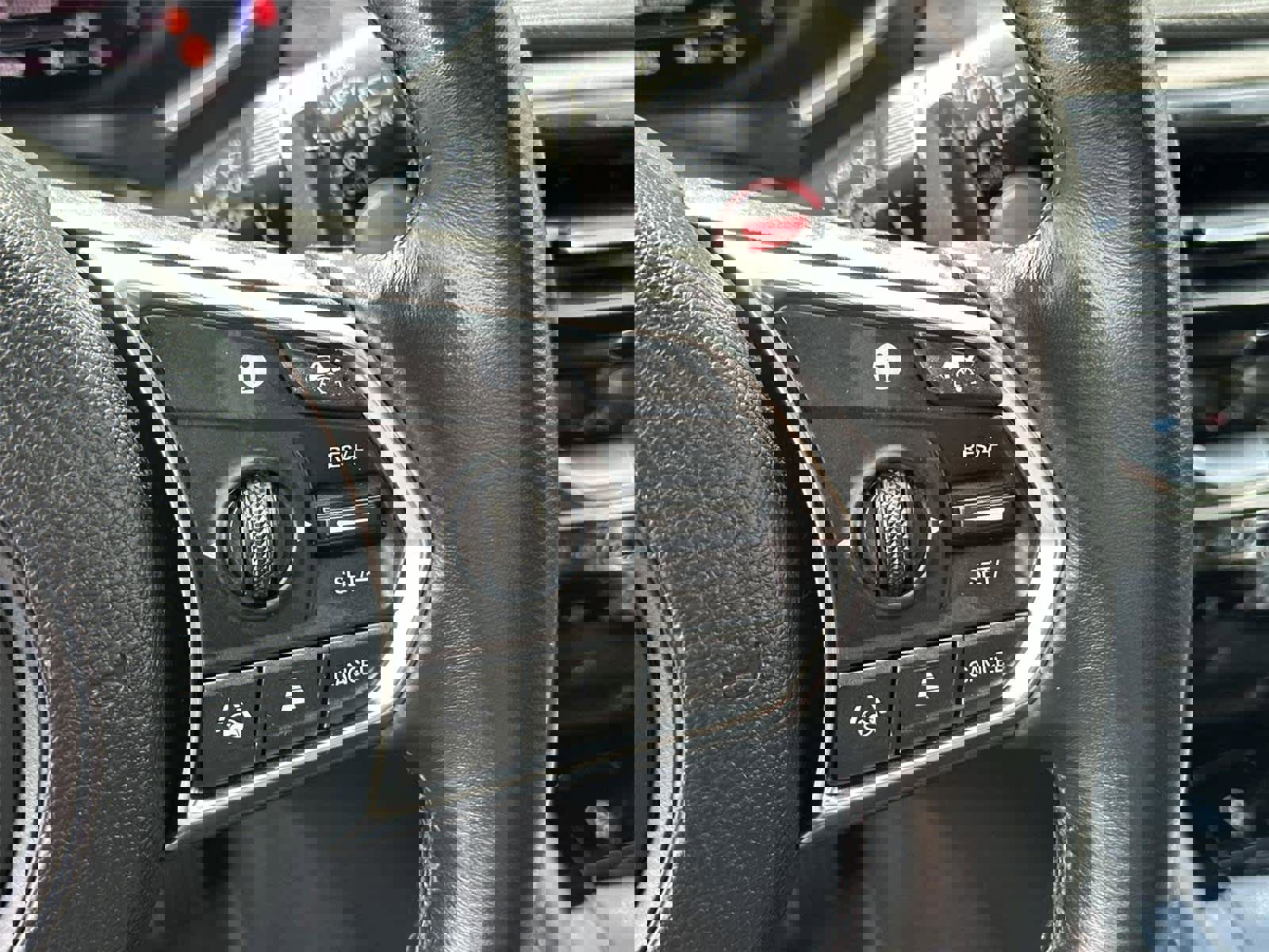 Used 2023 Acura MDX SH-AWD w/ Advance Package image 24