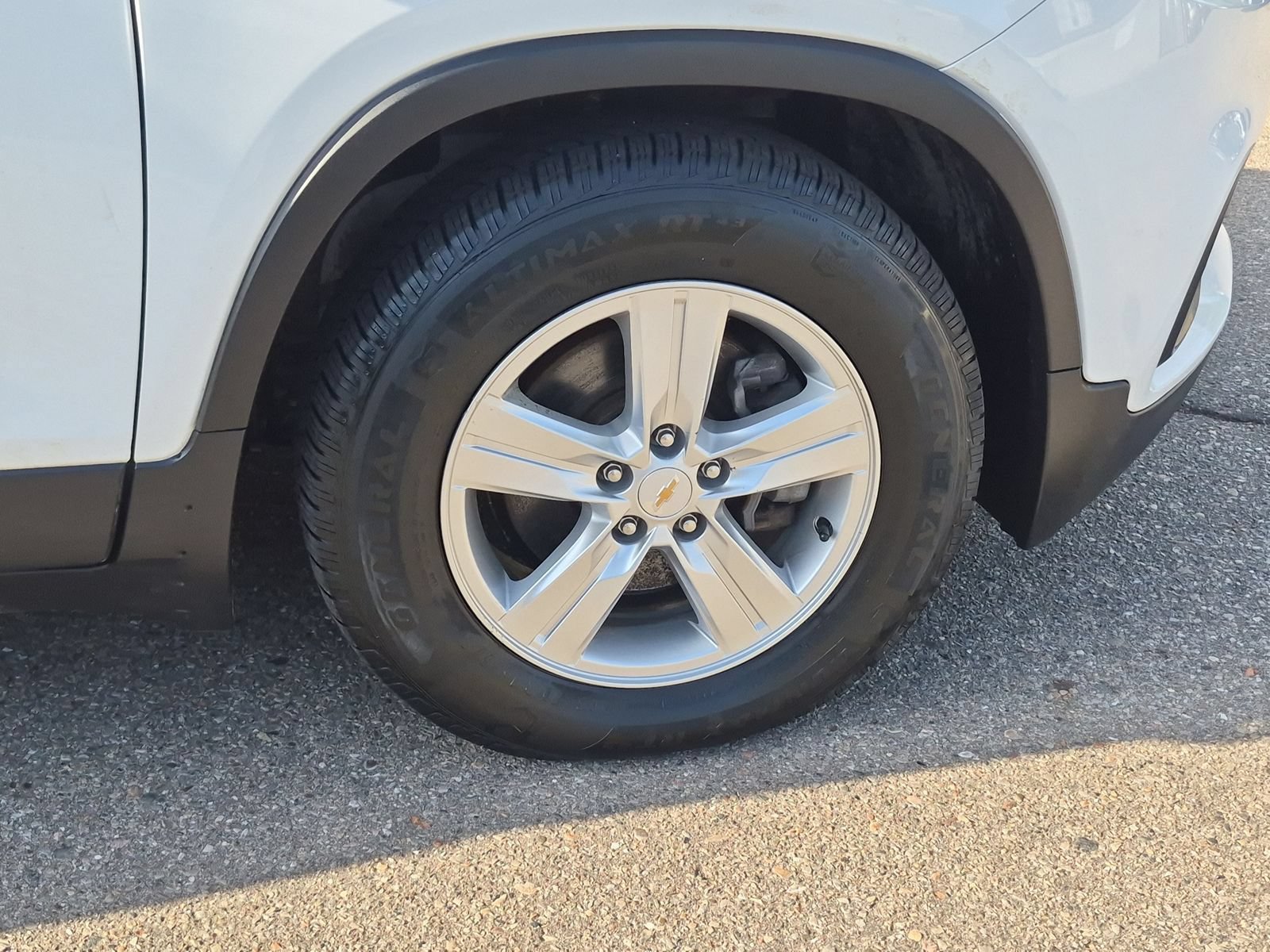Used 2019 Chevrolet Trax LT w/ LT Convenience Package FWD image 14