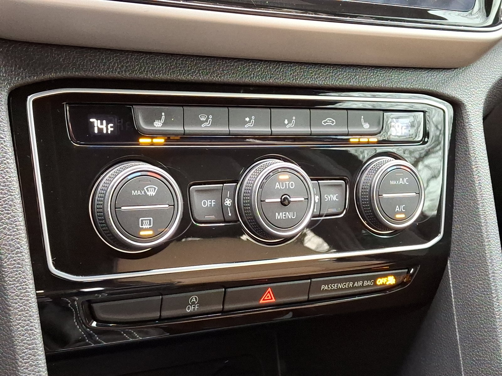 Certified 2023 Volkswagen Atlas Cross Sport SE image 16