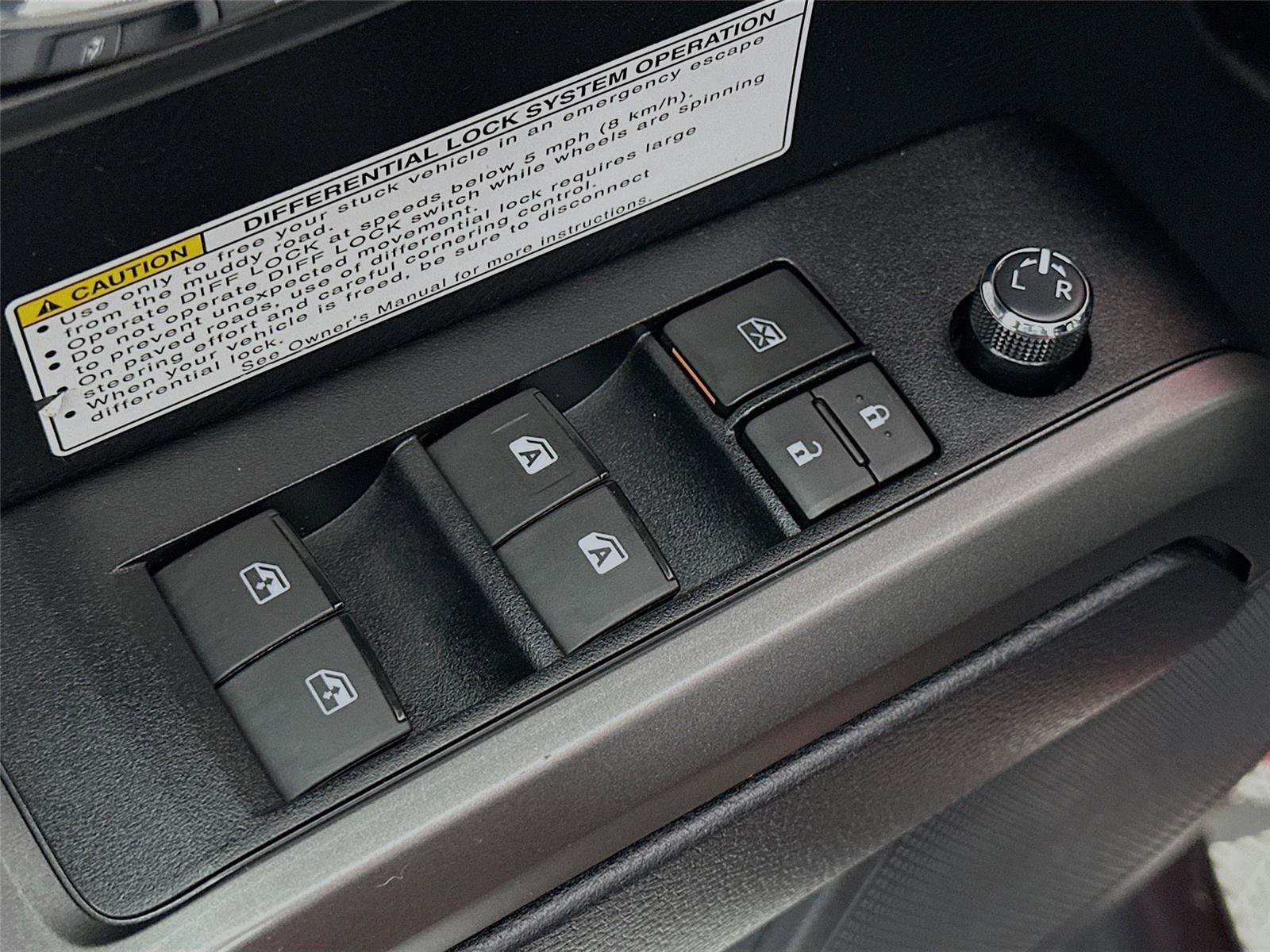 Certified 2018 Toyota Tacoma TRD Off-Road image 20