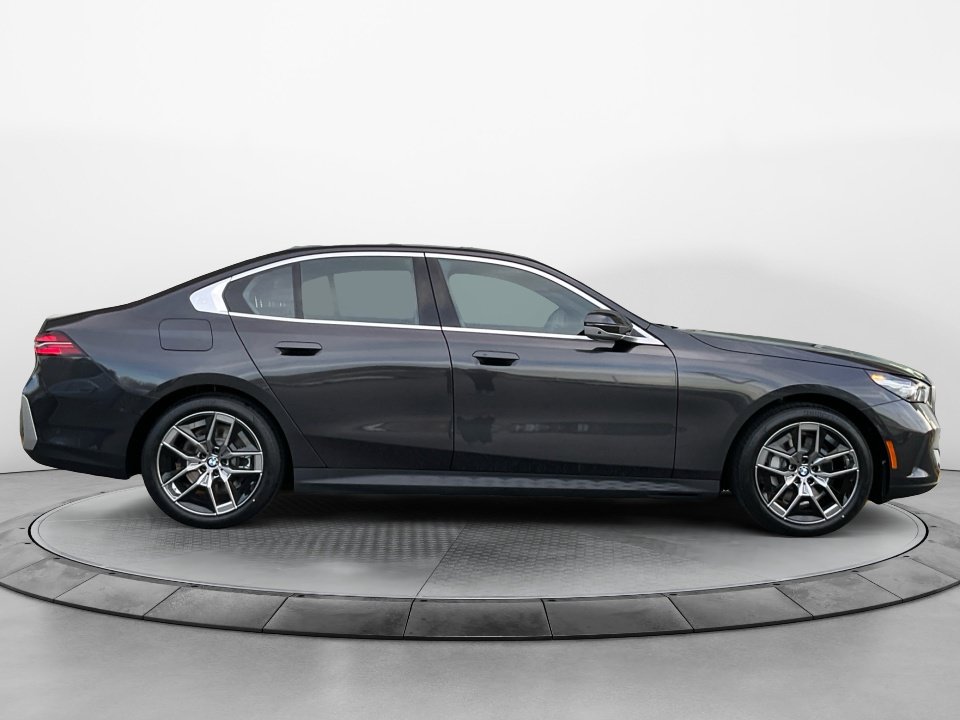Used 2026 BMW 530i xDrive w/ Premium Package AWD/4WD image 7