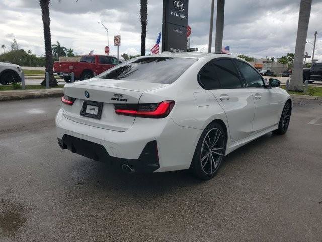 Used 2023 BMW 330i Sedan w/ M Sport Package RWD image 5