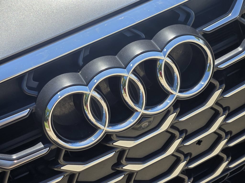 Used 2022 Audi S8 w/ S8 Comfort Plus Package AWD/4WD image 8