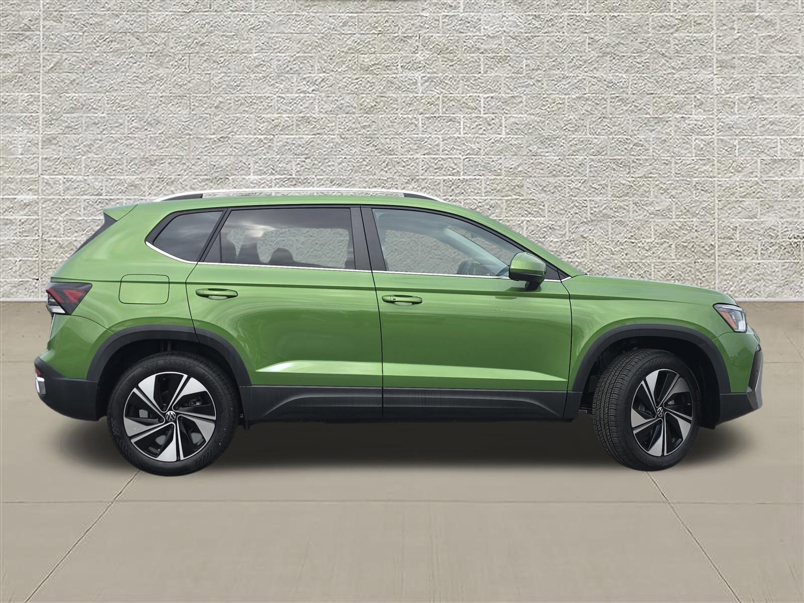 New 2026 Volkswagen Taos SE AWD/4WD image 8
