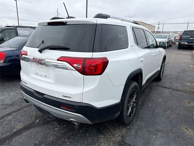 Used 2017 GMC Acadia SLT image 3