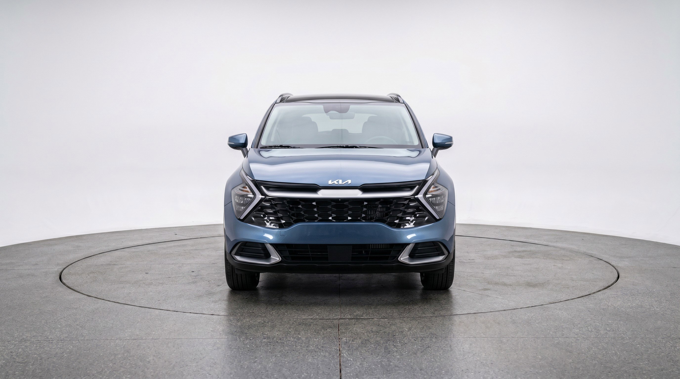 Used 2025 Kia Sportage LX image 2