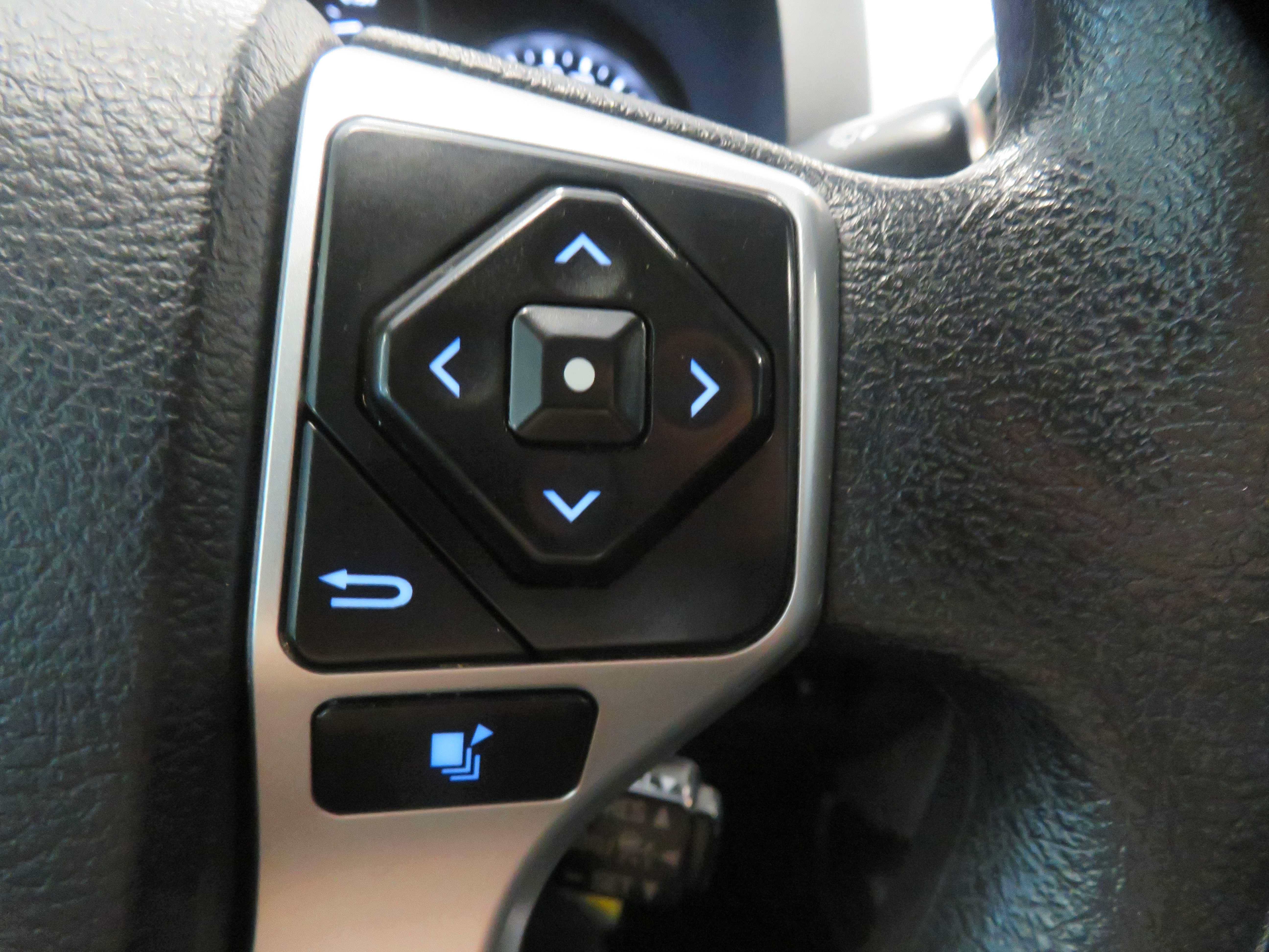 Used 2018 Toyota Tundra SR5 w/ SR5 Upgrade Package AWD/4WD image 34