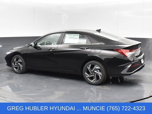 Used 2025 Hyundai Elantra SEL FWD image 11