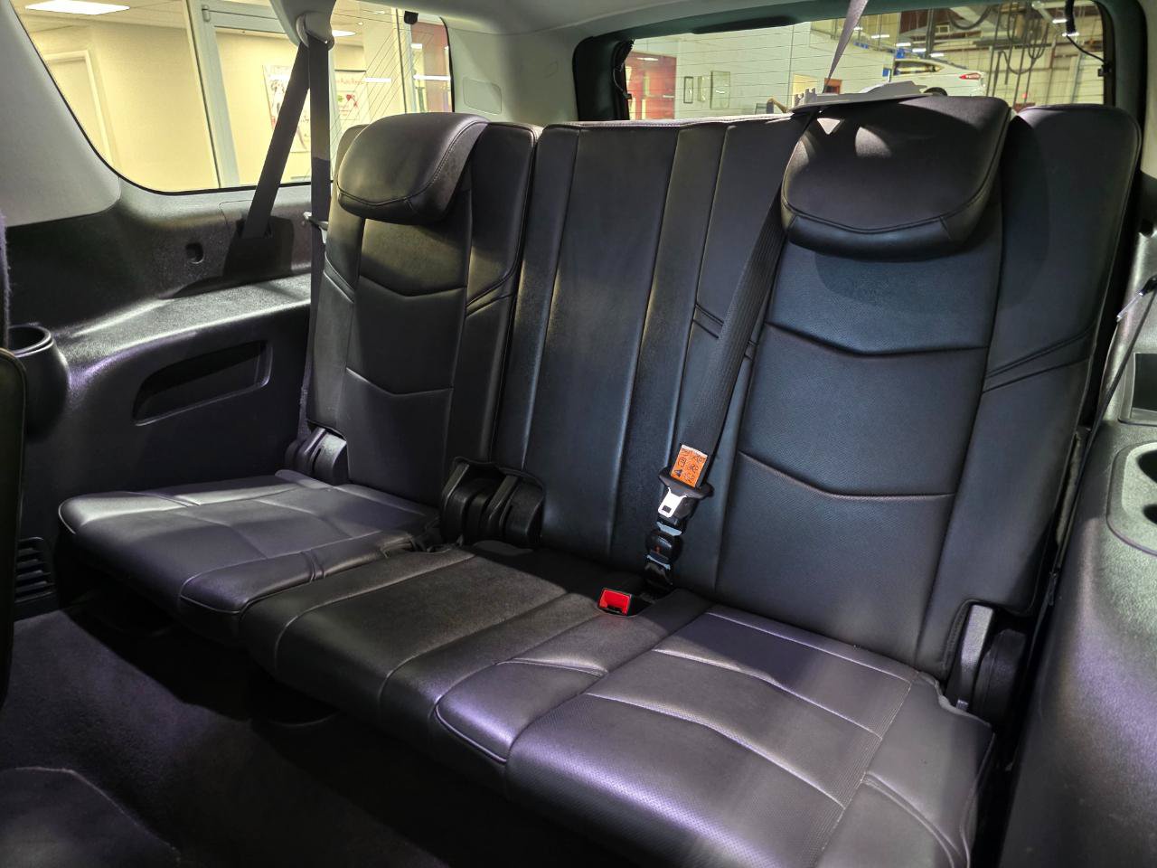 Used 2020 Cadillac Escalade ESV Luxury AWD/4WD image 21